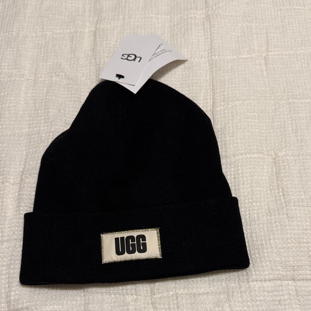 UGG Classic Black Beanie